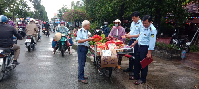 Đội Quản lý thị trường số 1, tỉnh Vĩnh Long: Tăng cường kiểm tra, xử lý nghiêm các hành vi vi phạm trong mùa Trung thu năm 2025